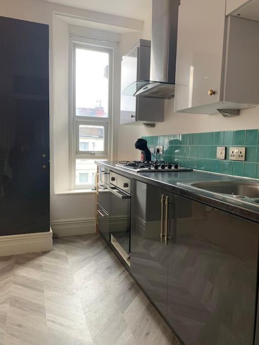 Central 2 Bed Flat. Free Parking Bristol Kültér fotó